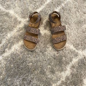 American eagle platform leopard print sandals never worn!